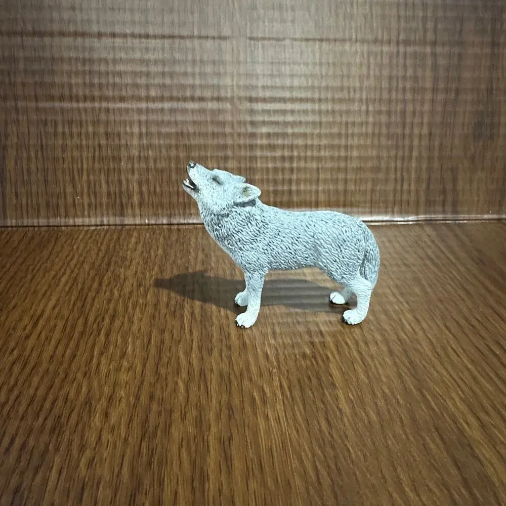 2009 Schleich howling wolf figure